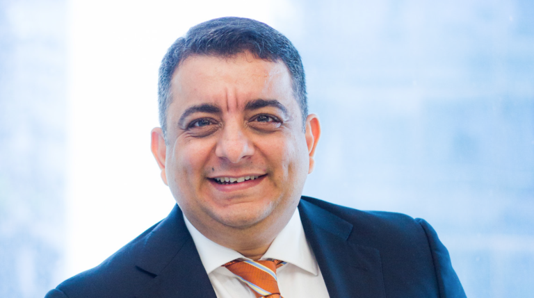 5 Ways How AI is Helping Businesses Navigate the Complex World of Cross-Border Trade